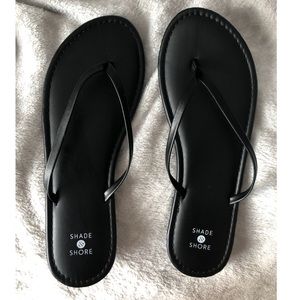 Faux leather flipflops